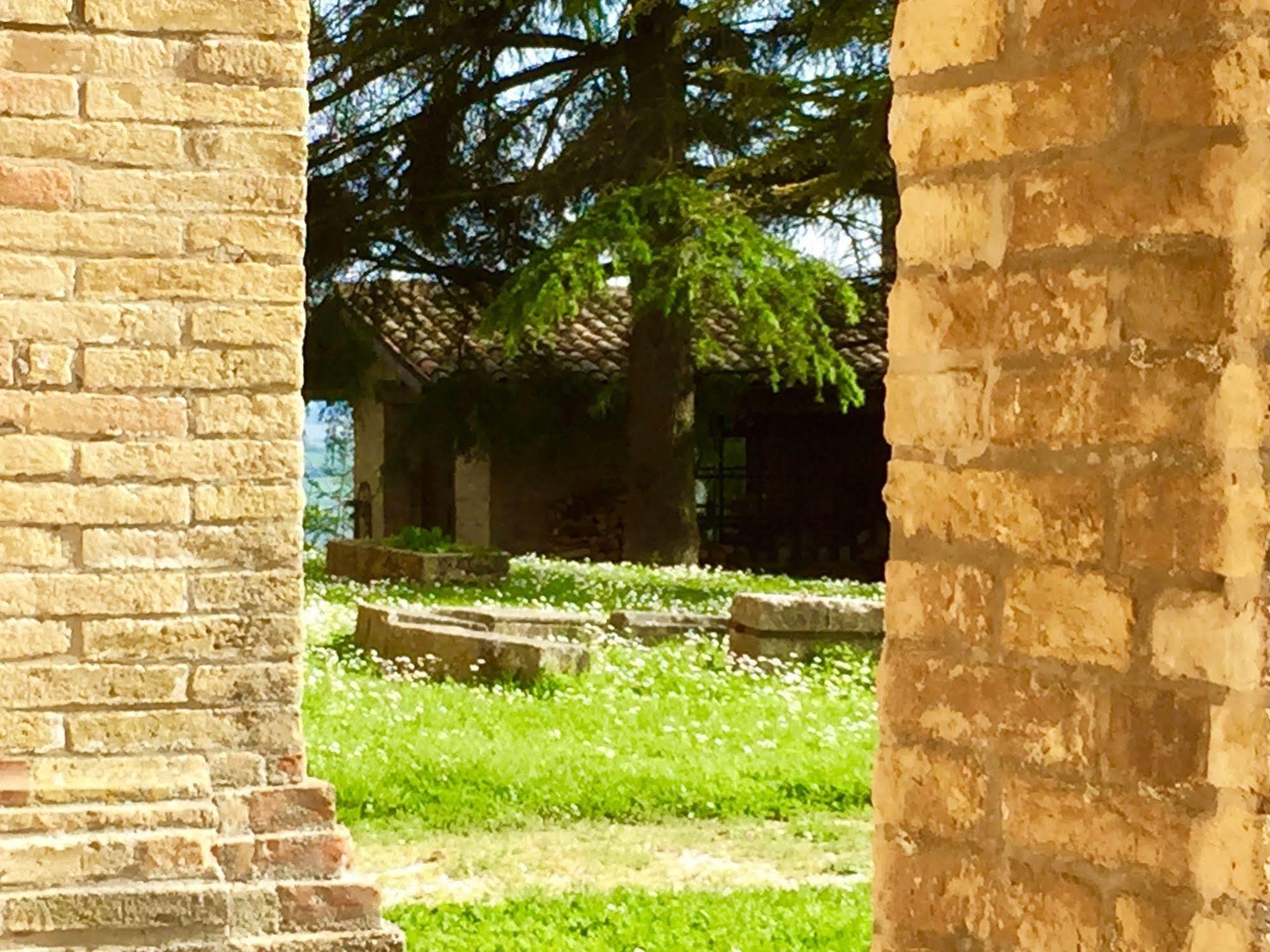Convento Di San Francesco Mondaino Bed and Breakfast Εξωτερικό φωτογραφία
